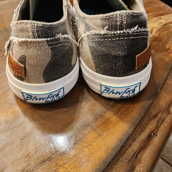 Shoes - Picture 3 of 5